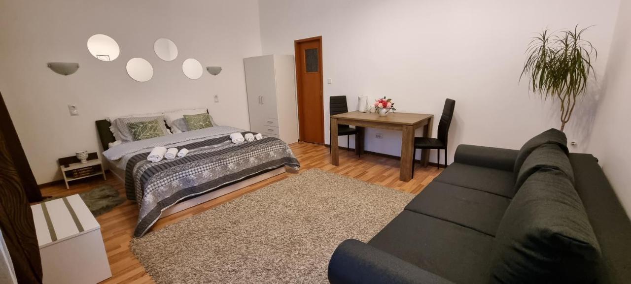 Citadel Rooms Kluż-Napoka Zewnętrze zdjęcie